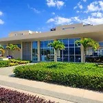 Escape To Serena Del Mar Pool, Gym, And Ac